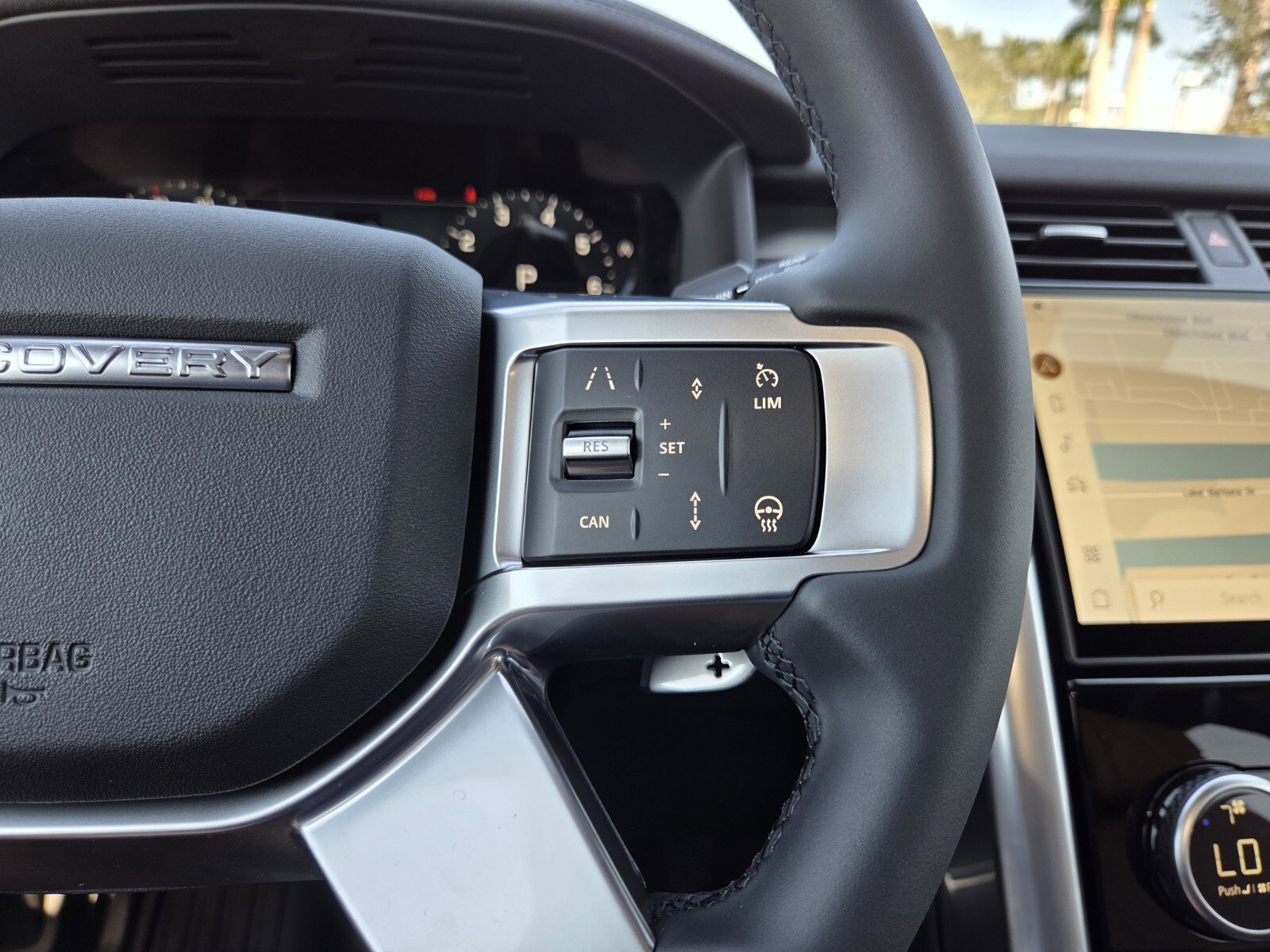 Used 2026 Land Rover Discovery Limited Edition image 16