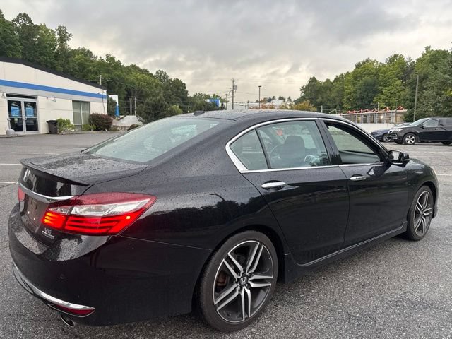 Certified 2017 Honda Accord Touring image 8