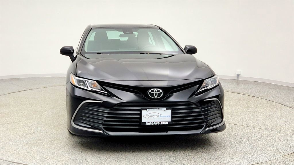Used 2023 Toyota Camry LE image 2