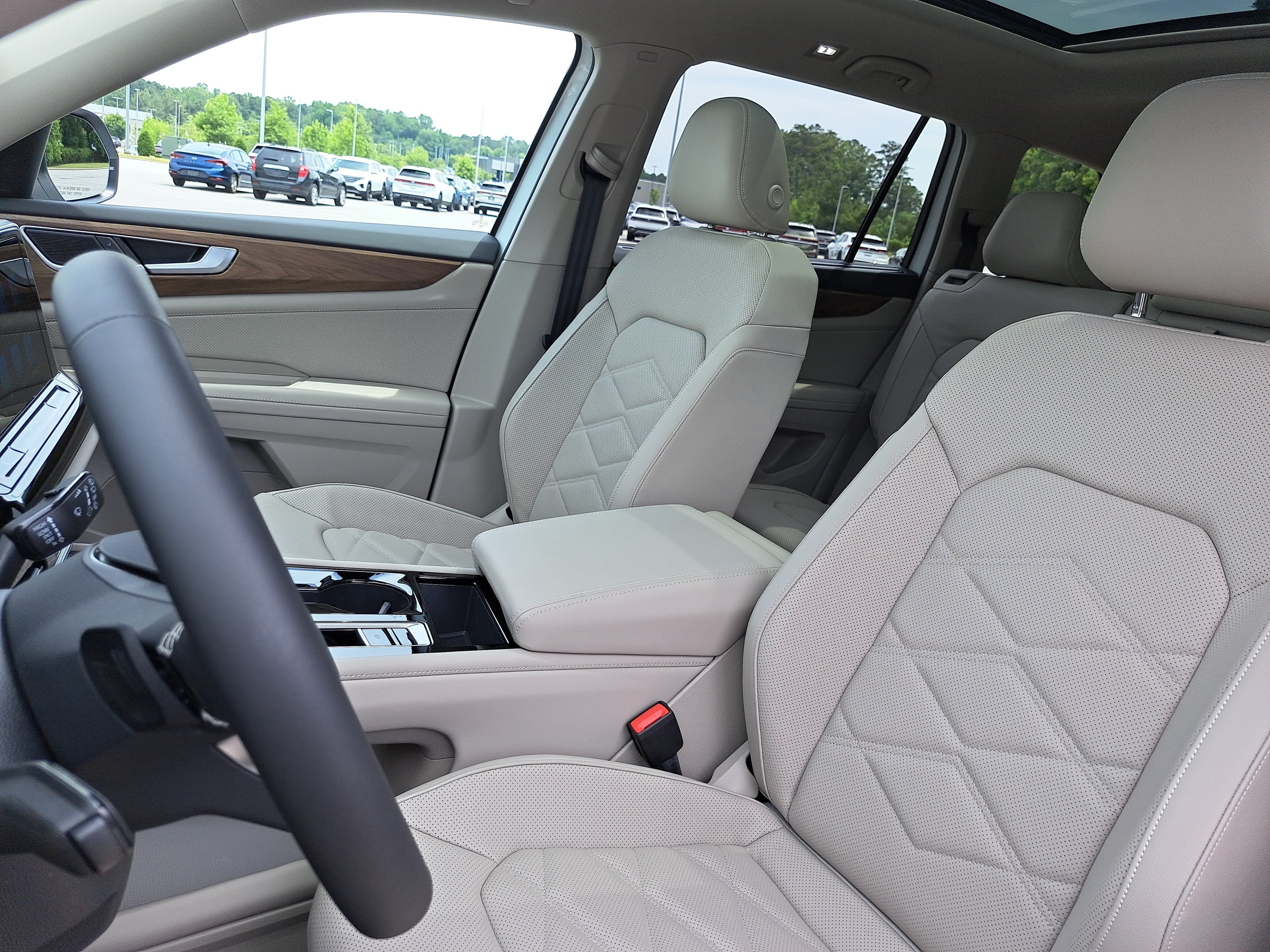 New 2026 Volkswagen Atlas SE FWD image 16