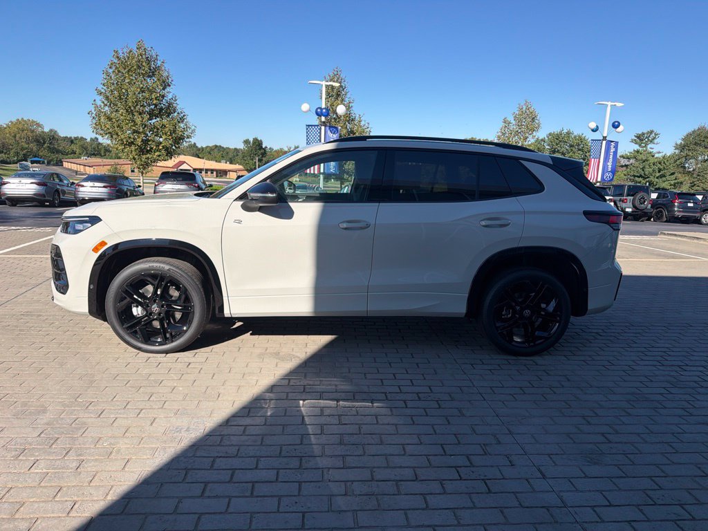 New 2026 Volkswagen Tiguan SE R-Line AWD/4WD image 19