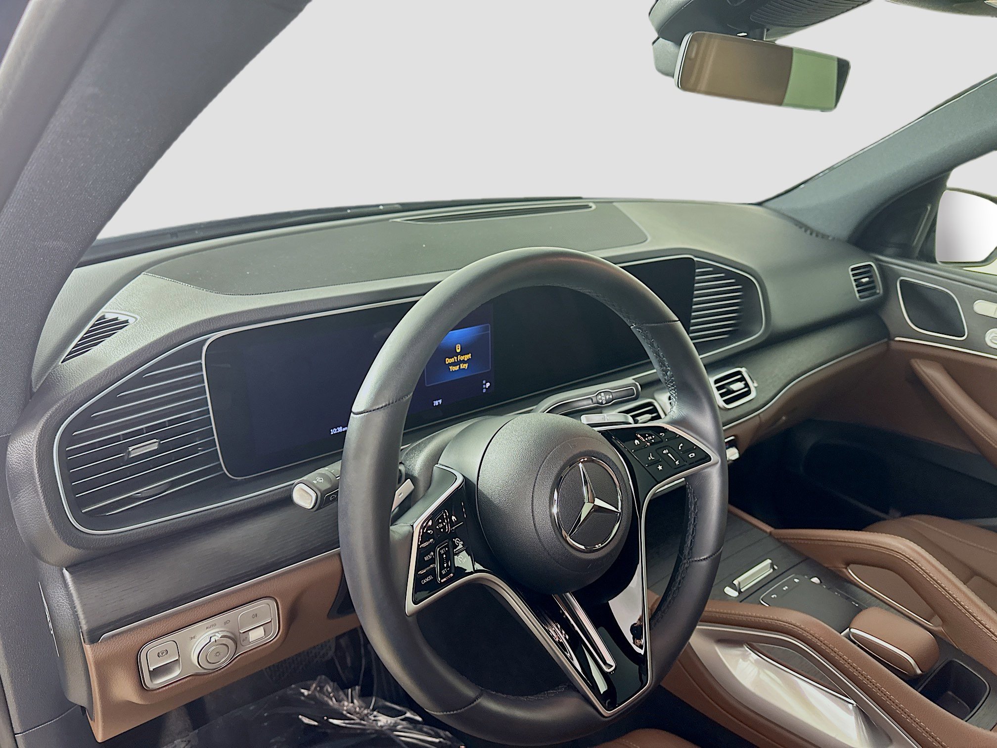 Certified 2024 Mercedes-Benz GLE 350 4MATIC w/ Winter Package image 9