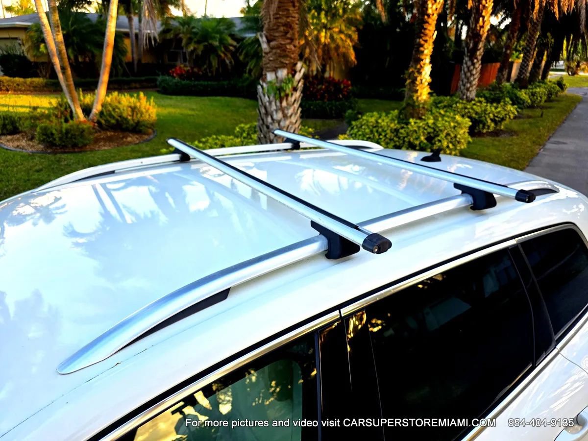 Used 2011 Volkswagen Touareg Sport image 60