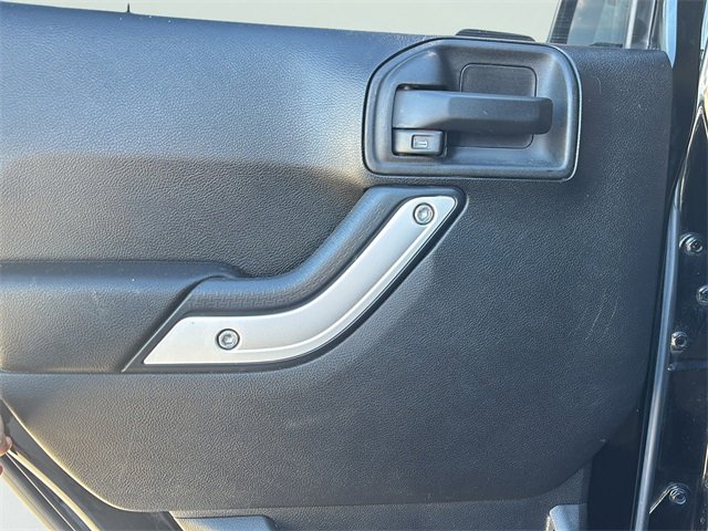 Used 2016 Jeep Wrangler Unlimited Sahara w/ Connectivity Group image 14