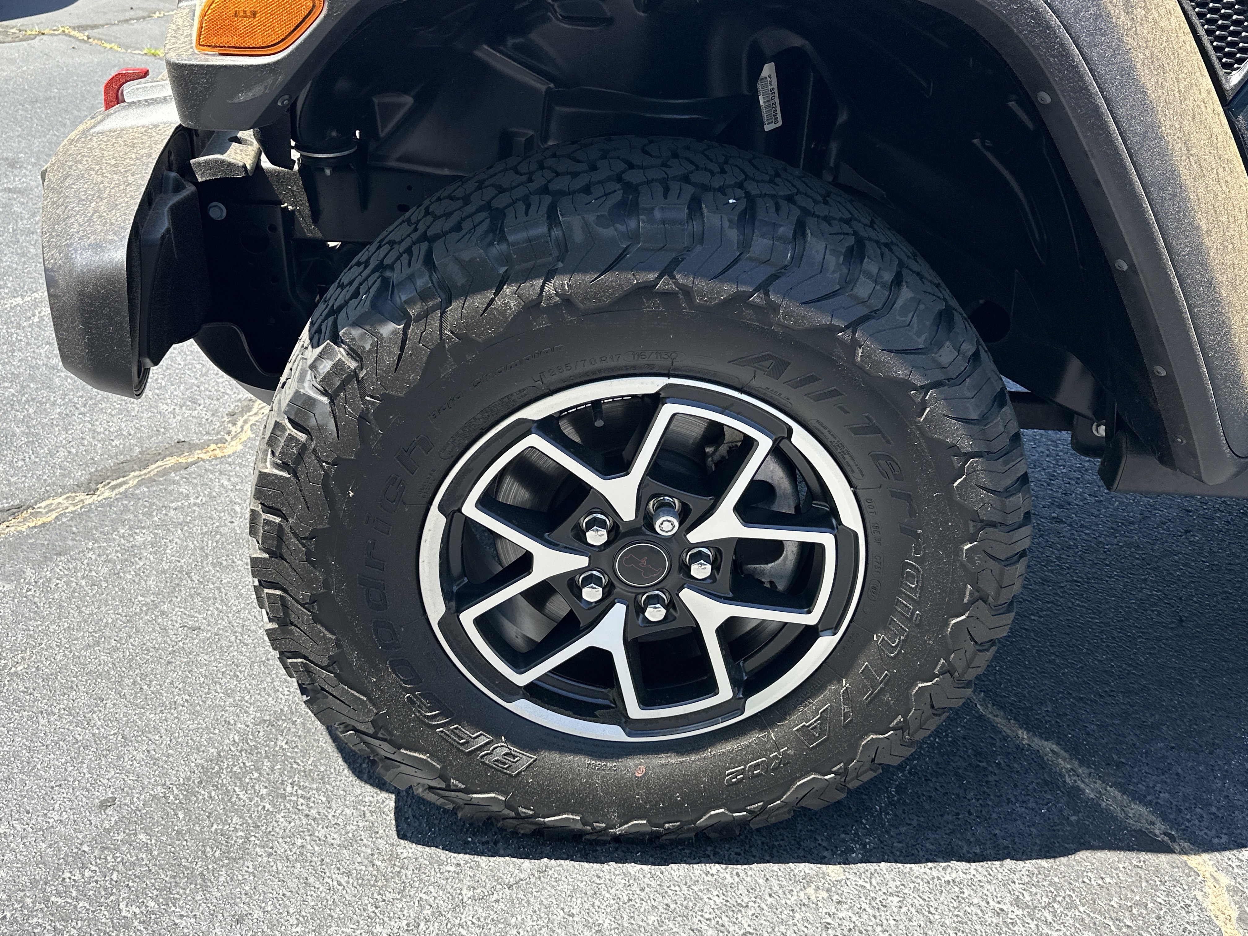 Used 2025 Jeep Wrangler Rubicon w/ Convenience Group AWD/4WD image 13