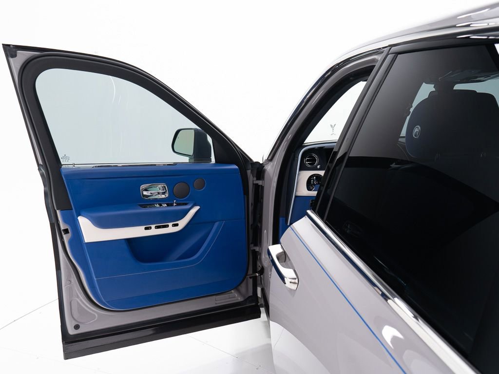 Used 2023 Rolls-Royce Cullinan image 11