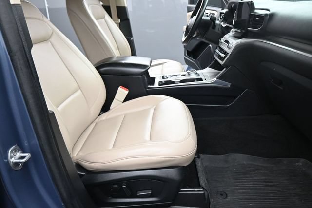 Used 2021 Ford Explorer XLT w/ Equipment Group 202A AWD/4WD image 23