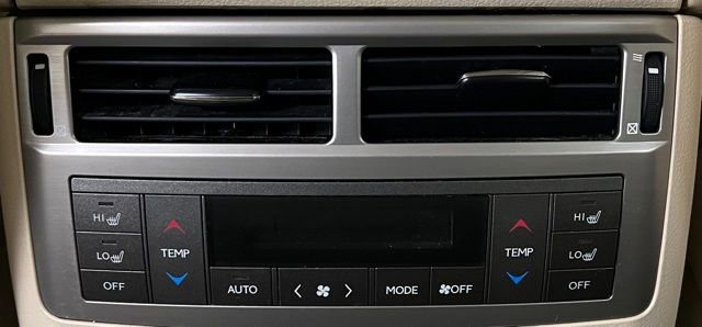 Used 2015 Lexus LX 570 4WD w/ Luxury Package image 47