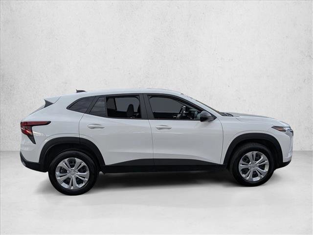 Used 2025 Chevrolet Trax LS image 4