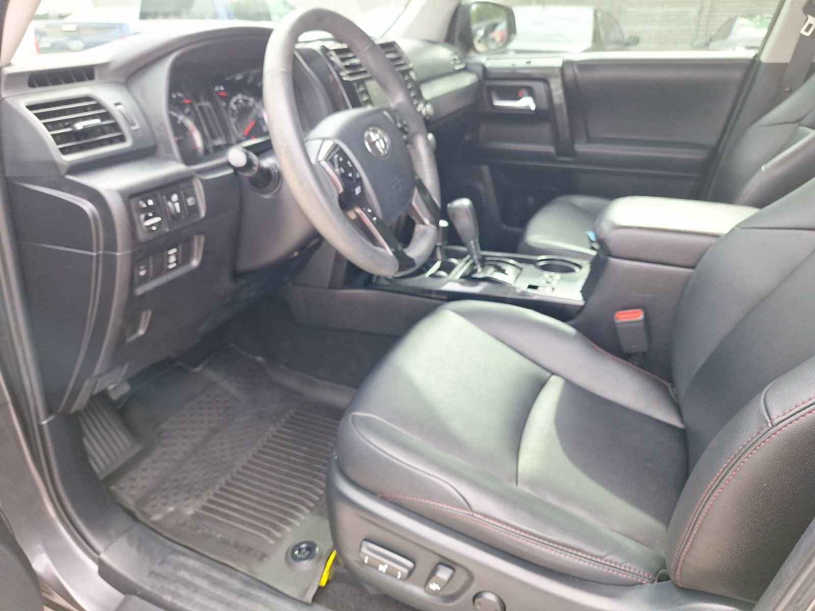 Used 2021 Toyota 4Runner Venture w/ Moonroof Package AWD/4WD image 13
