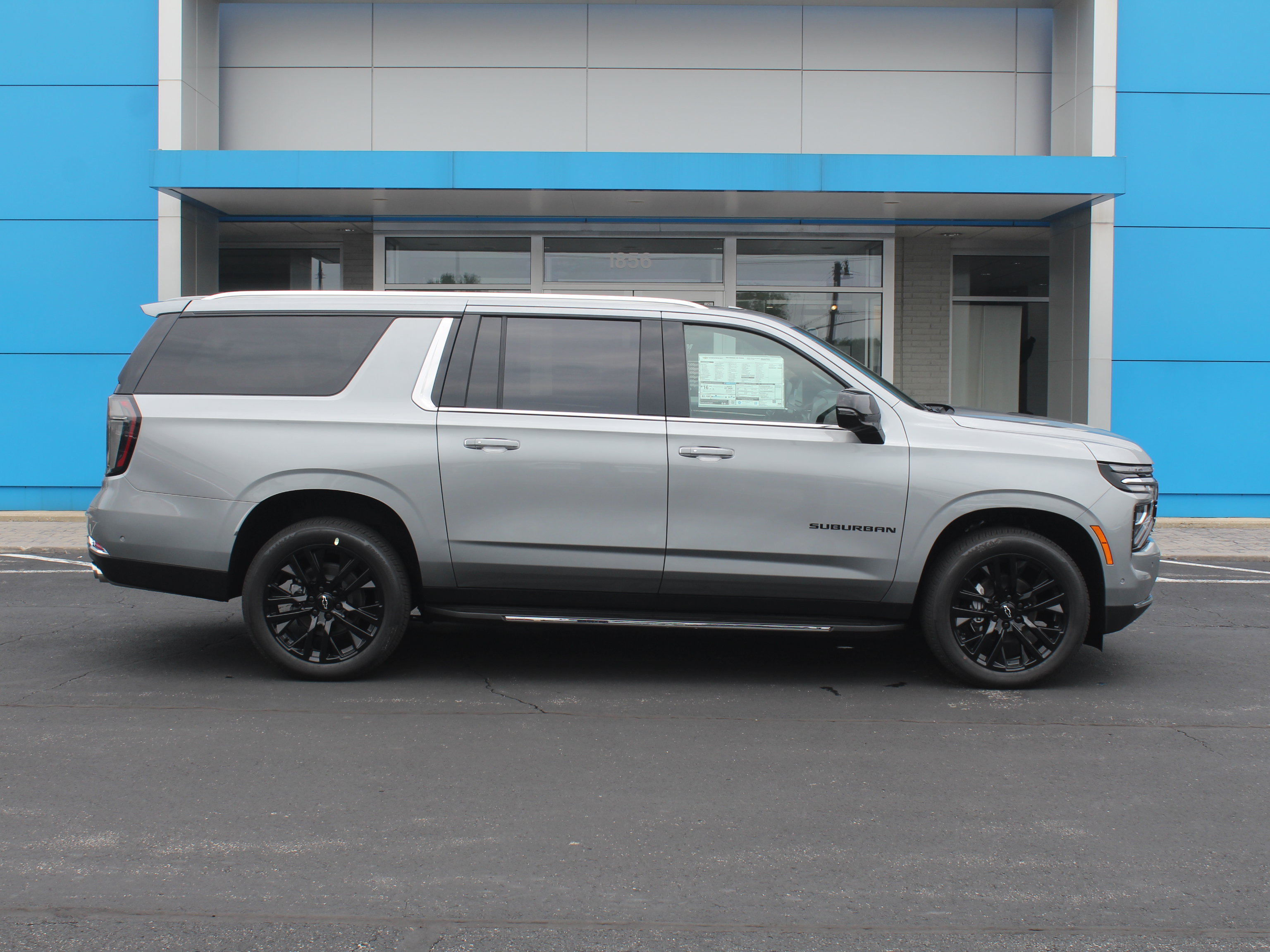 New 2026 Chevrolet Suburban Premier AWD/4WD image 3