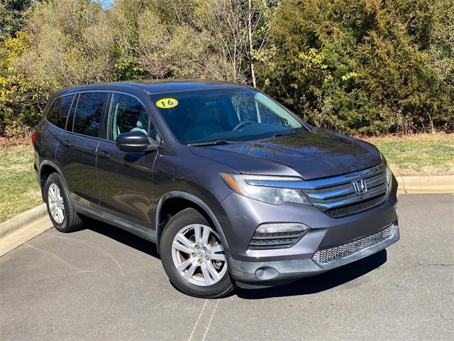 Used 2016 Honda Pilot LX image 1