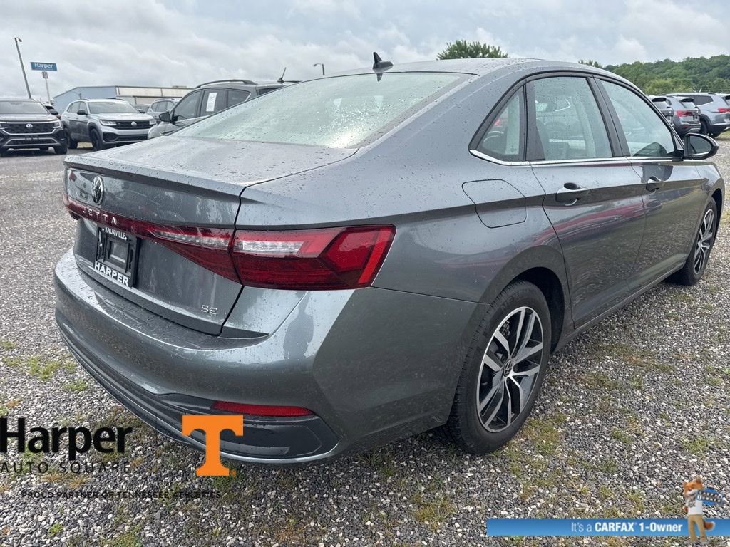 Used 2025 Volkswagen Jetta SE w/ Sunroof Package FWD image 5
