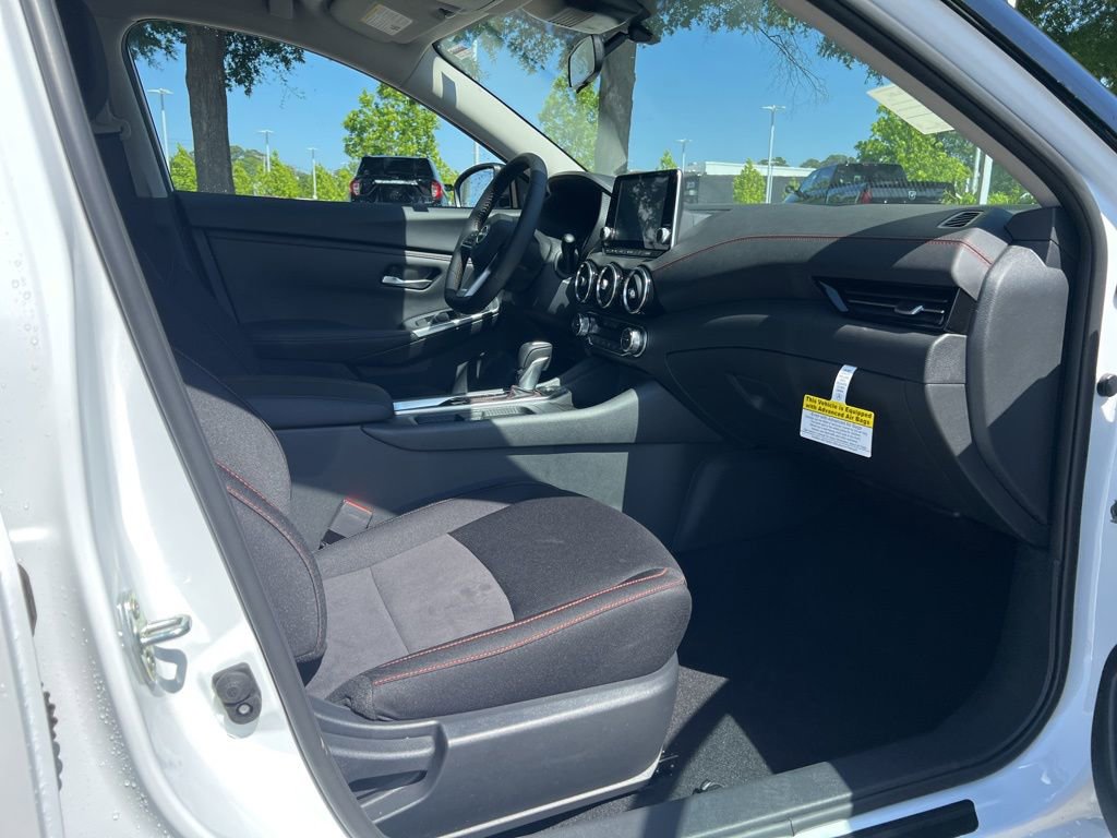New 2025 Nissan Sentra SR w/ Midnight Edition image 17