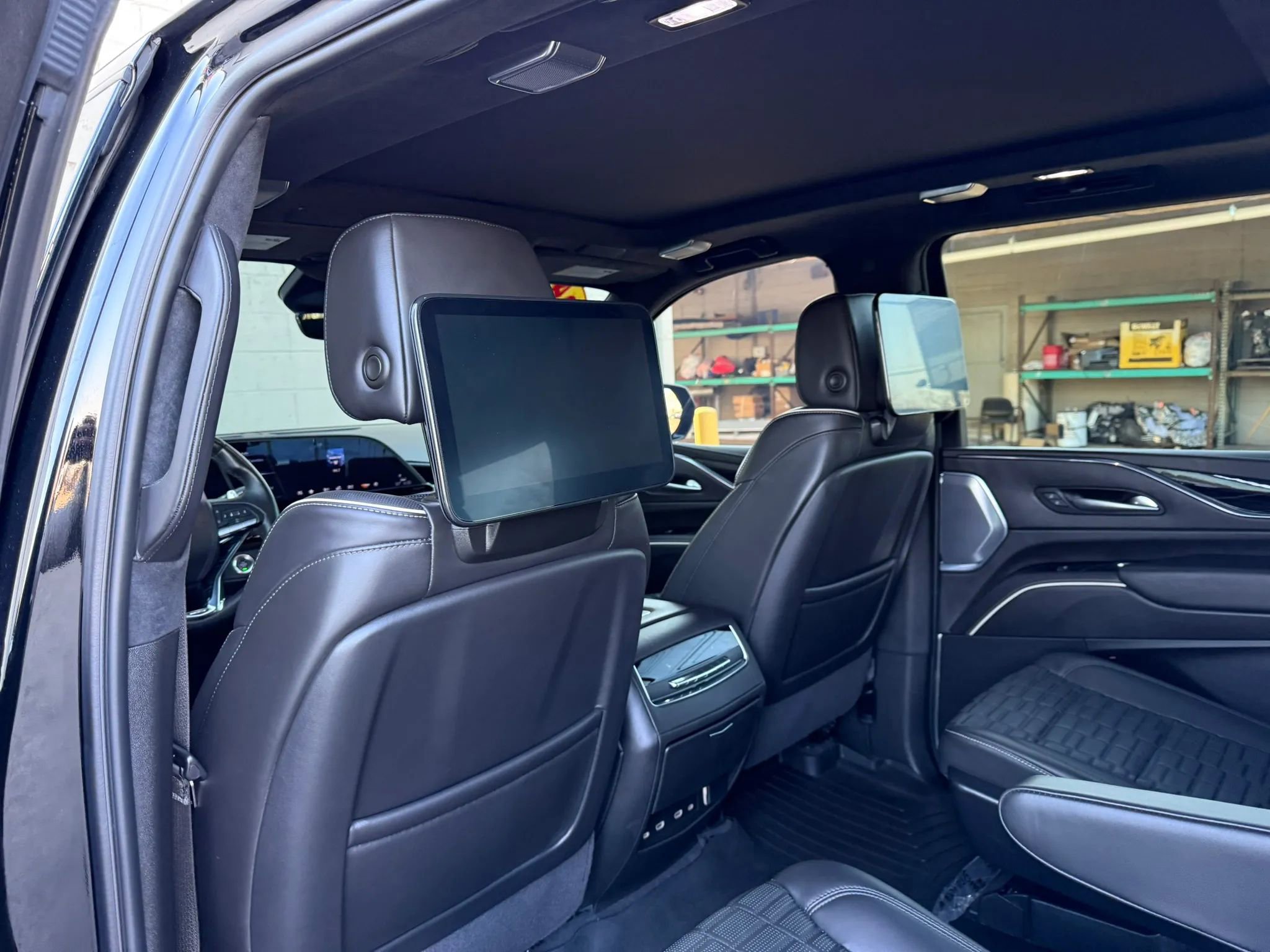 Used 2024 Cadillac Escalade ESV V image 45