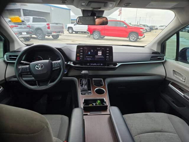 Used 2022 Toyota Sienna LE FWD image 15