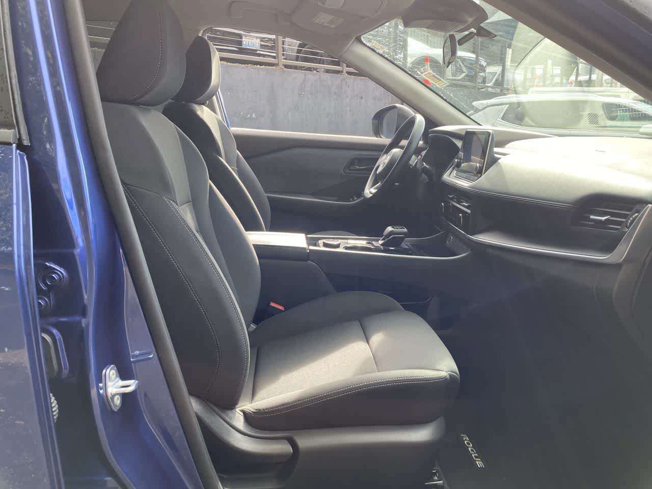 Used 2023 Nissan Rogue S AWD/4WD image 17