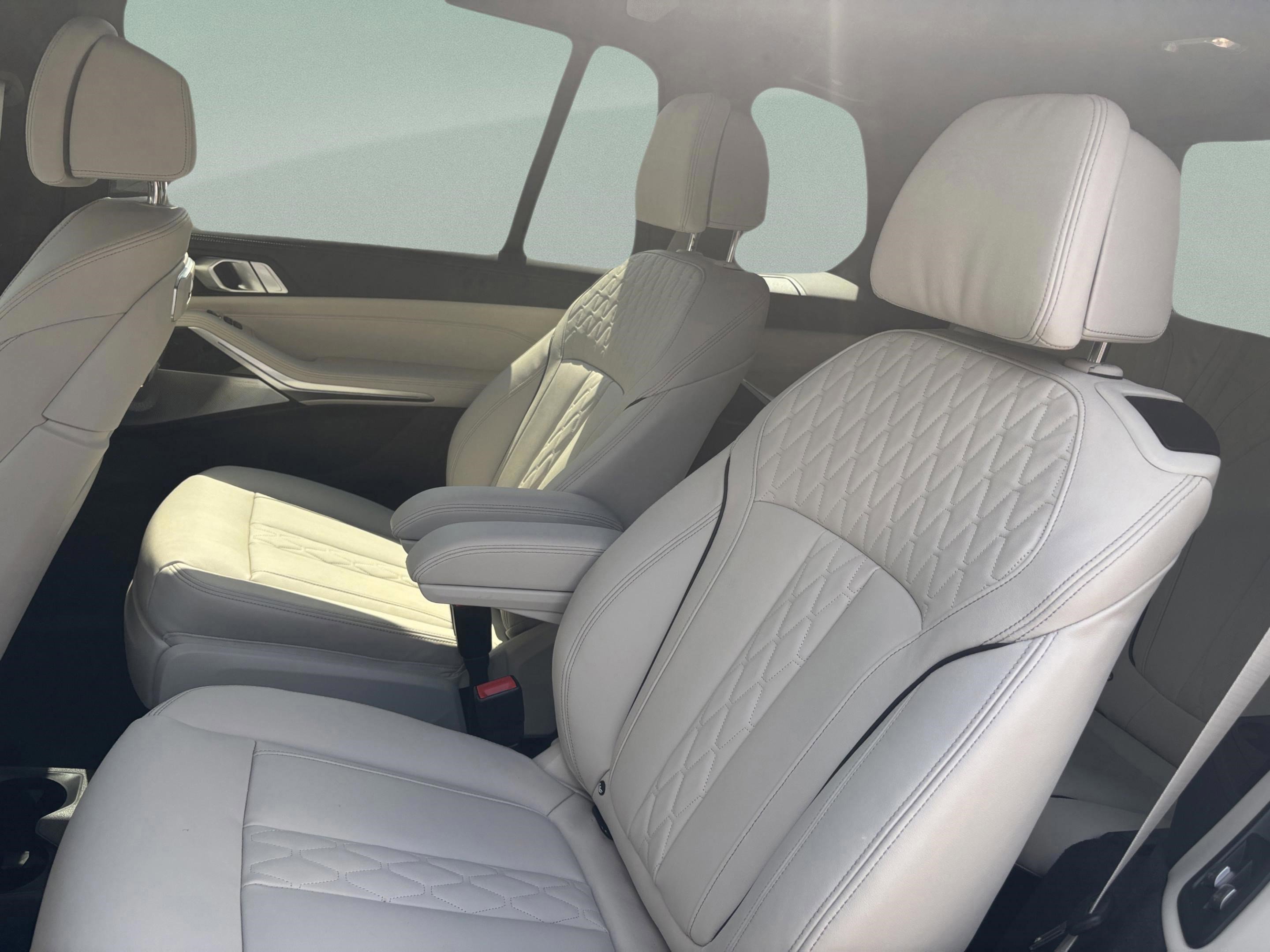 New 2026 BMW ALPINA XB7 image 31