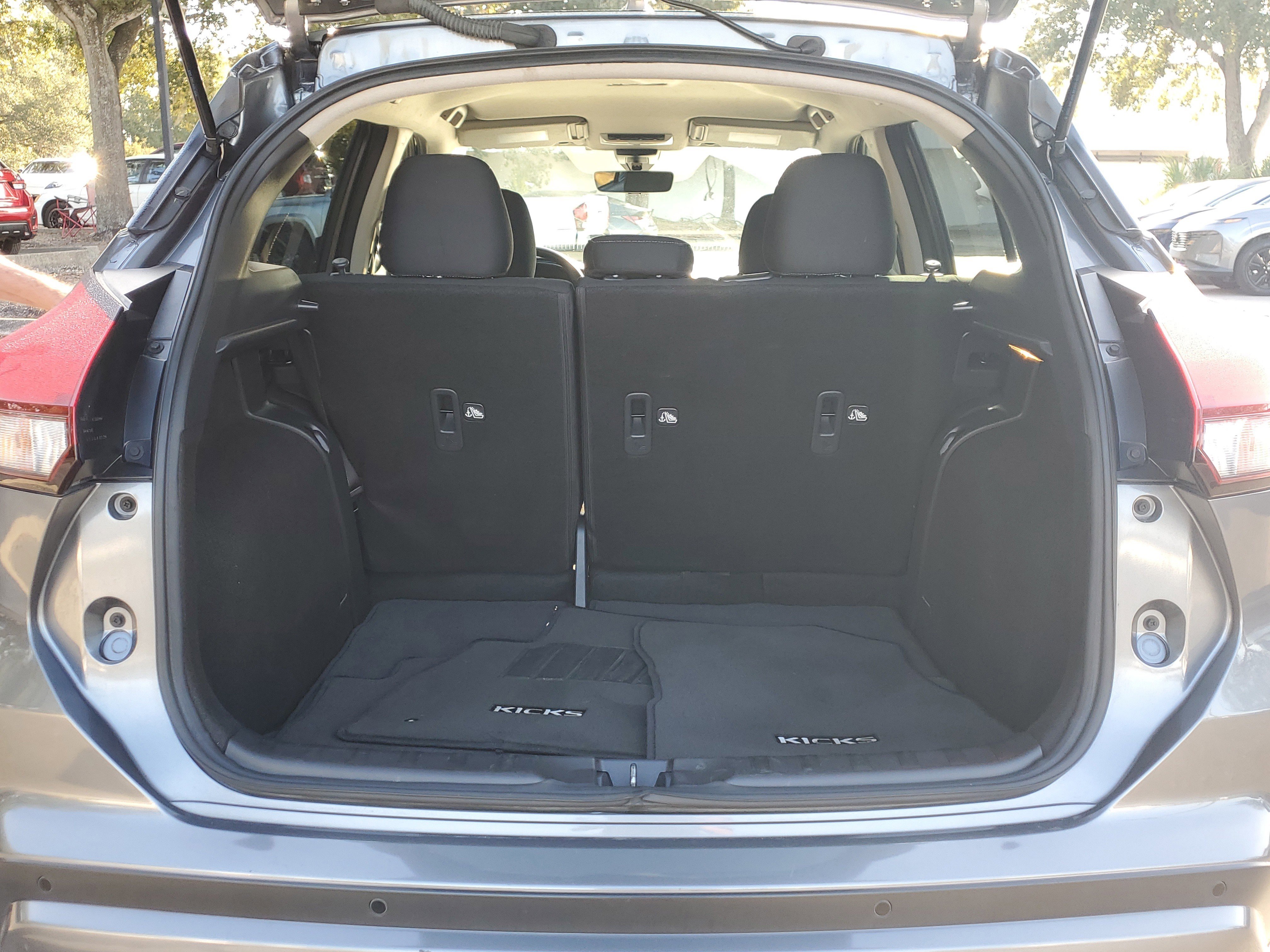 Used 2023 Nissan Kicks SV w/ Interior Electronics Package image 10