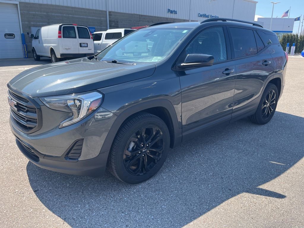 Used 2020 GMC Terrain SLE w/ Driver Convenience Package AWD/4WD image 3