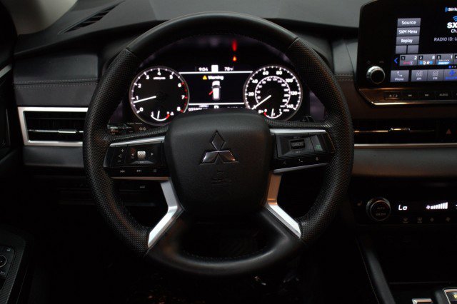 Used 2023 Mitsubishi Outlander SE FWD image 24