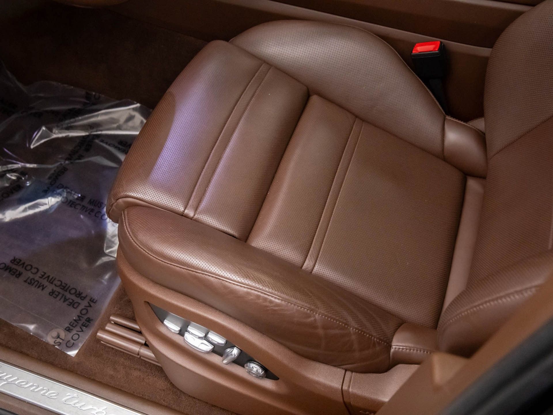 Used 2021 Porsche Cayenne Turbo S image 16