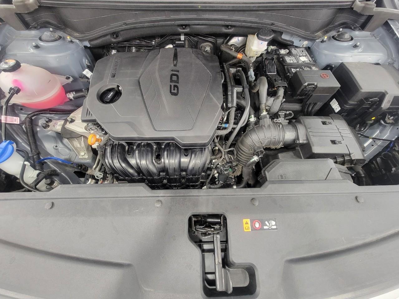 Used 2025 Kia Sportage LX image 9