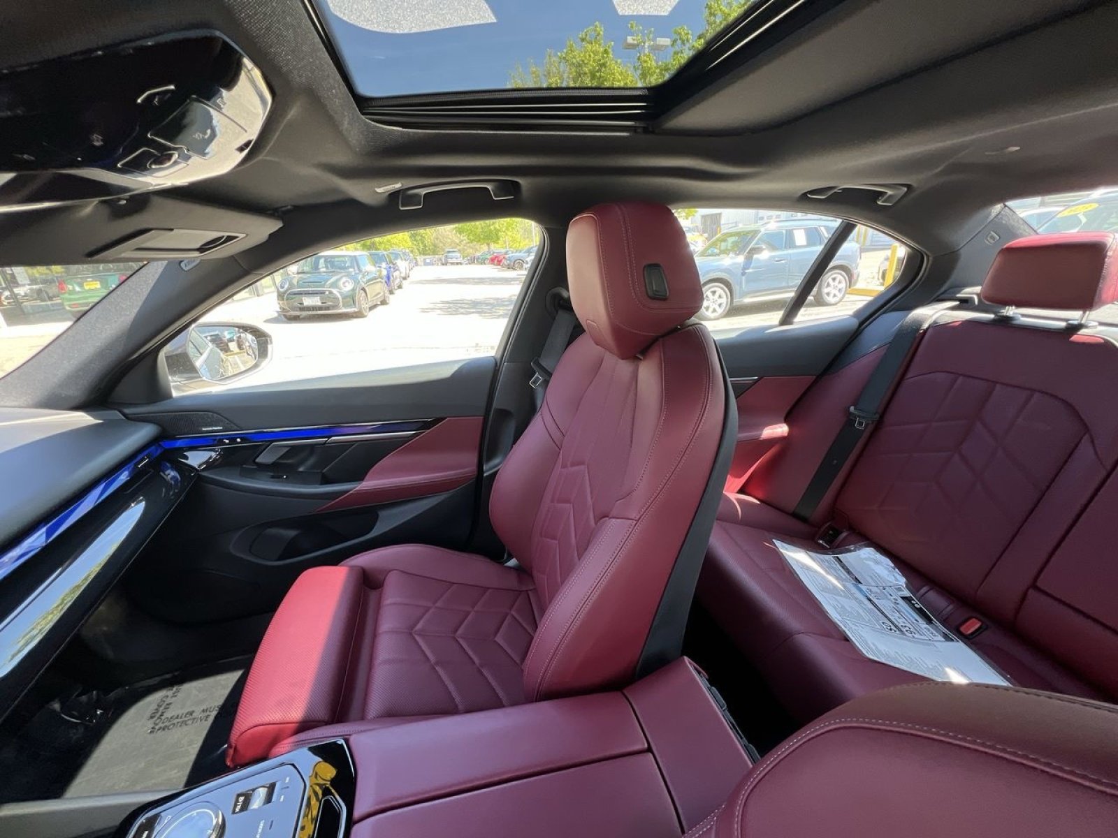 Used 2025 BMW i5 xDrive40 w/ Premium Package AWD/4WD image 2