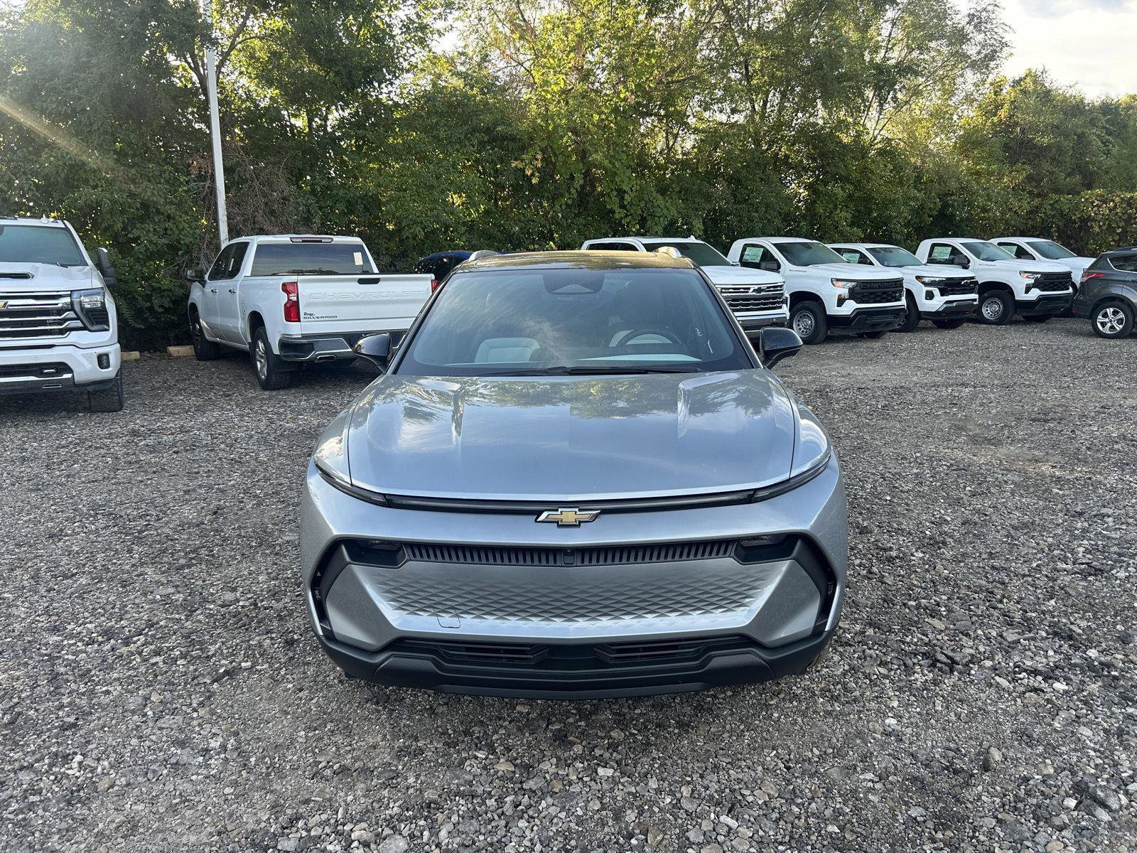 New 2026 Chevrolet Equinox EV LT image 2