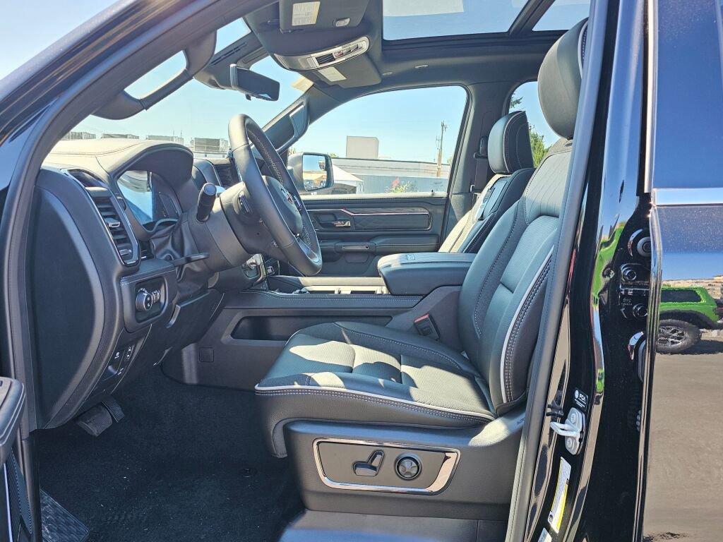 New 2025 RAM 1500 Limited image 18