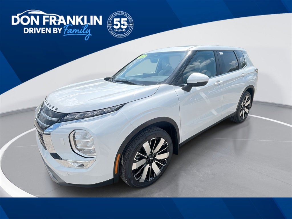 New 2025 Mitsubishi Outlander SE image 1