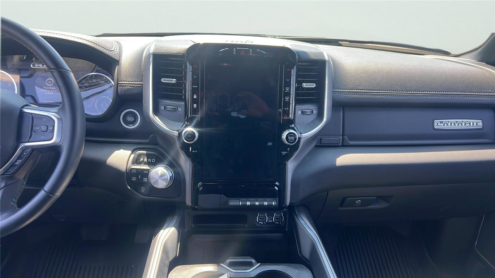 Used 2023 RAM 1500 Laramie AWD/4WD image 9