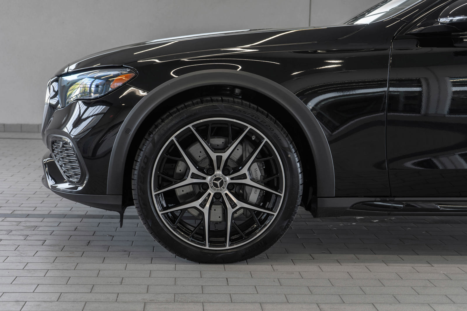 New 2025 Mercedes-Benz E 450 4MATIC All-Terrain Wagon image 4