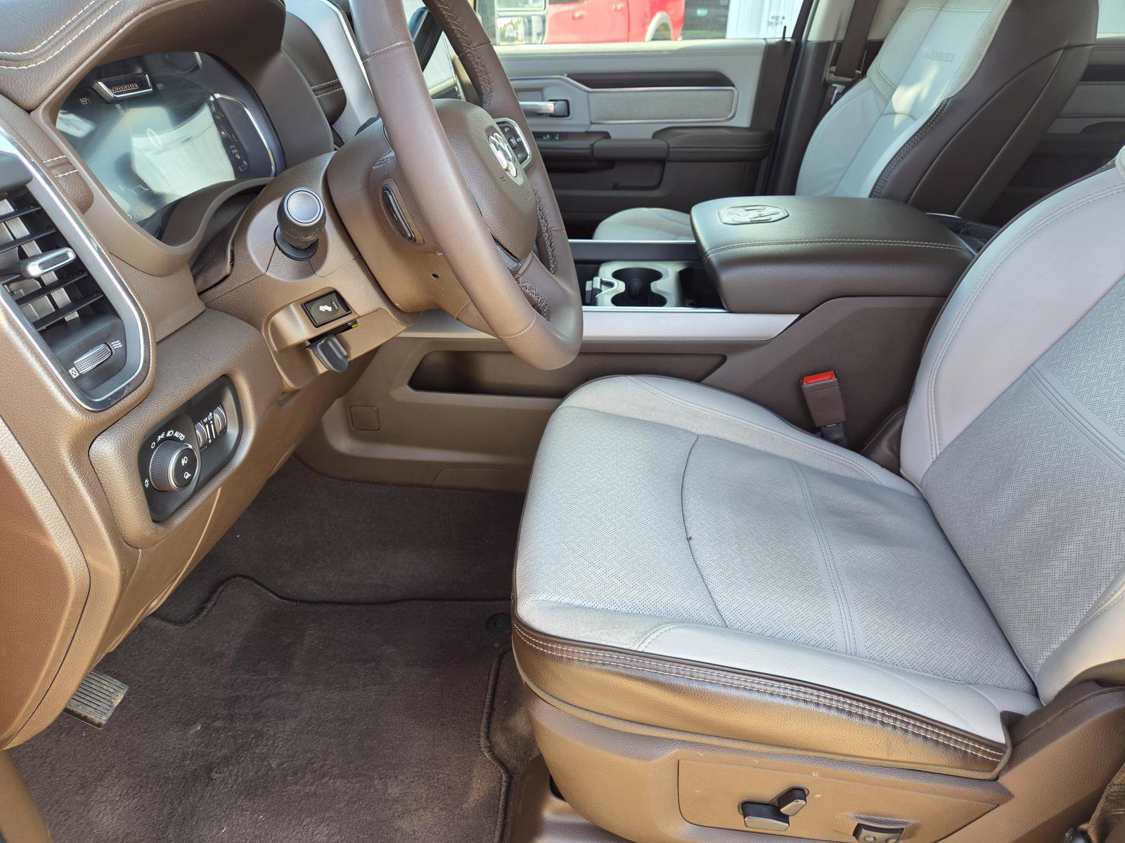 Used 2026 RAM 2500 Laramie AWD/4WD image 29