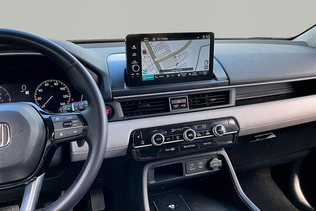 Certified 2025 Honda Pilot Touring image 9