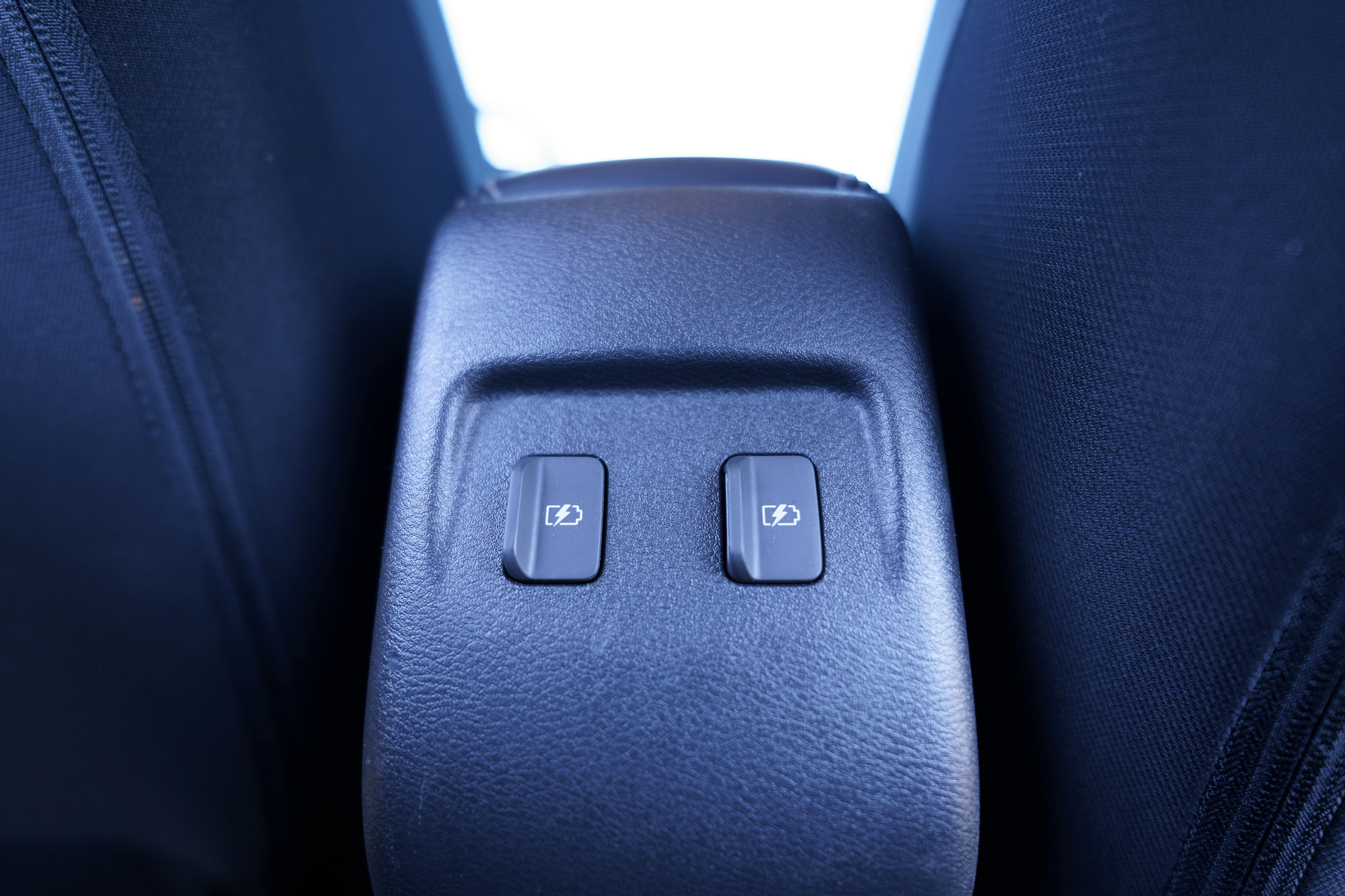 Used 2023 Nissan Kicks SR image 12