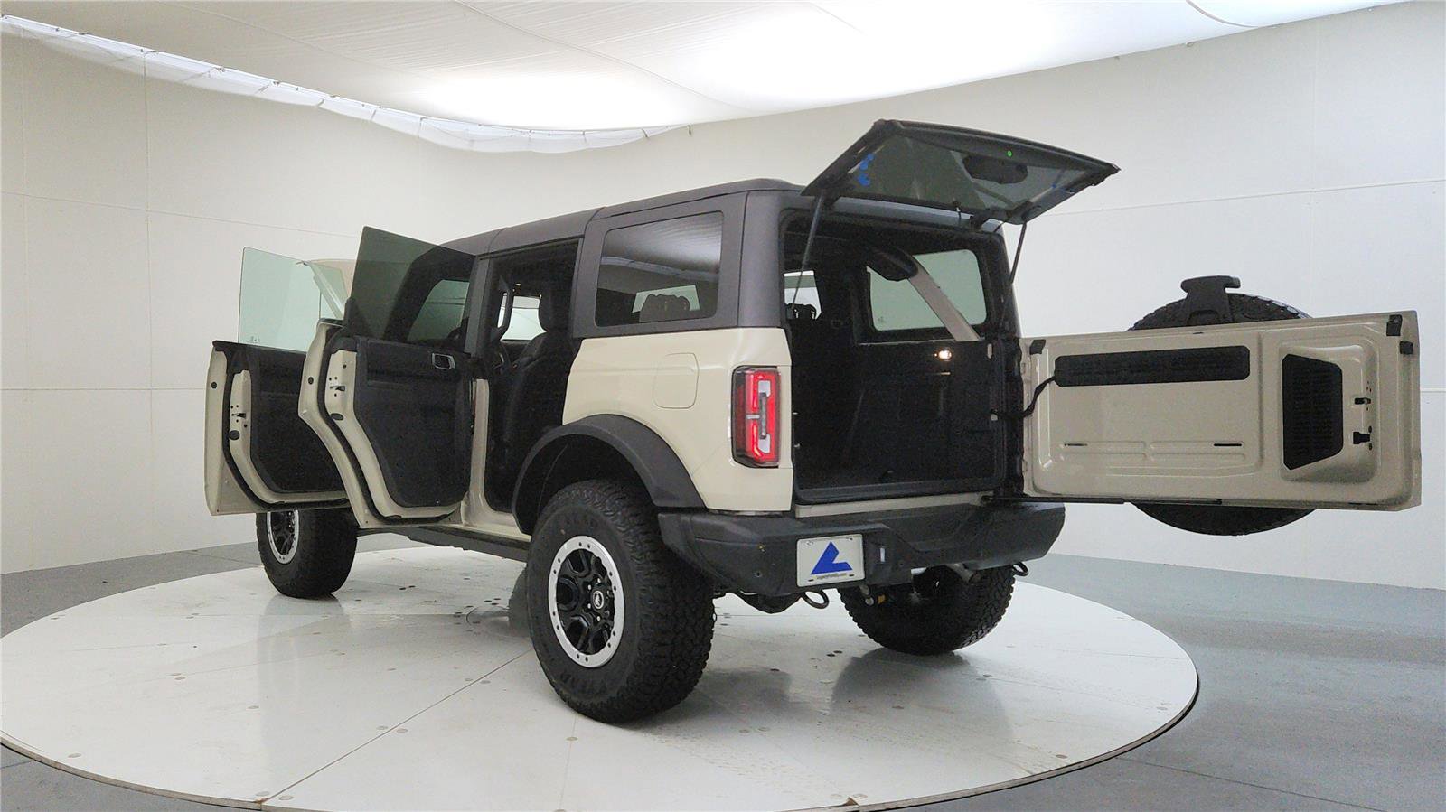 New 2025 Ford Bronco Badlands image 12