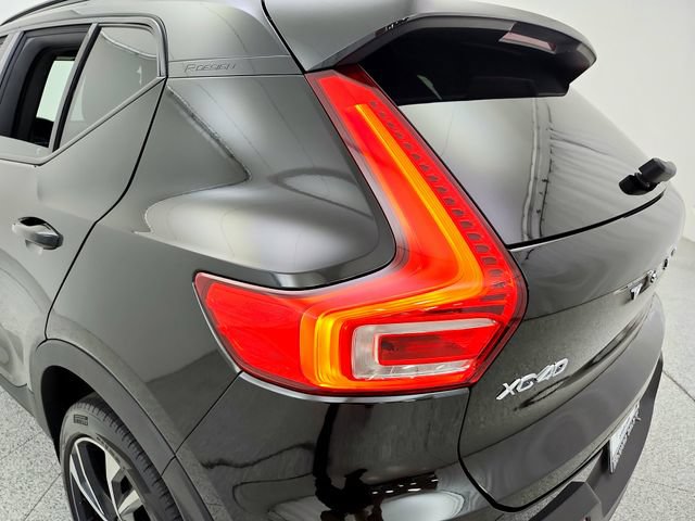 Used 2019 Volvo XC40 T5 R-Design AWD/4WD image 32