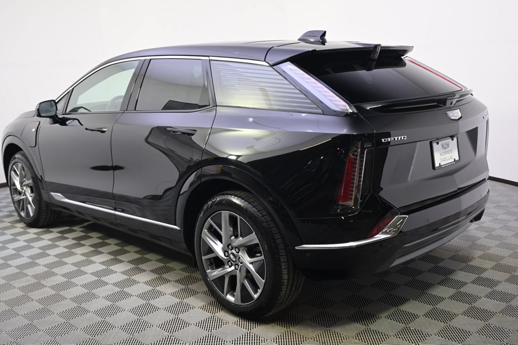 New 2026 Cadillac Optiq Luxury 1 w/ LPO, Floor Liner Package AWD/4WD image 3