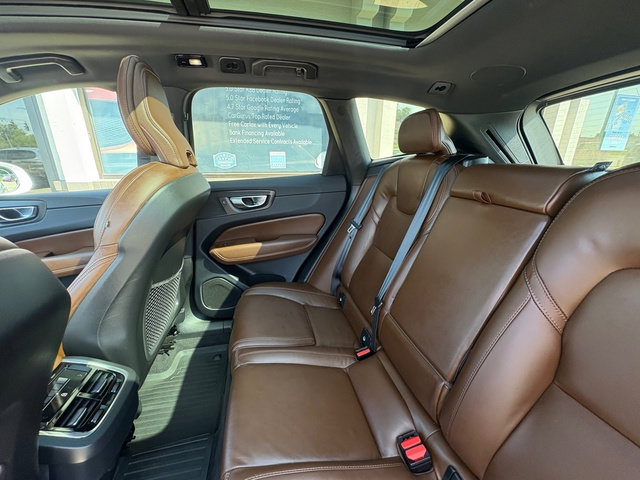 Used 2022 Volvo XC60 B5 Inscription w/ Advanced Package AWD/4WD image 18