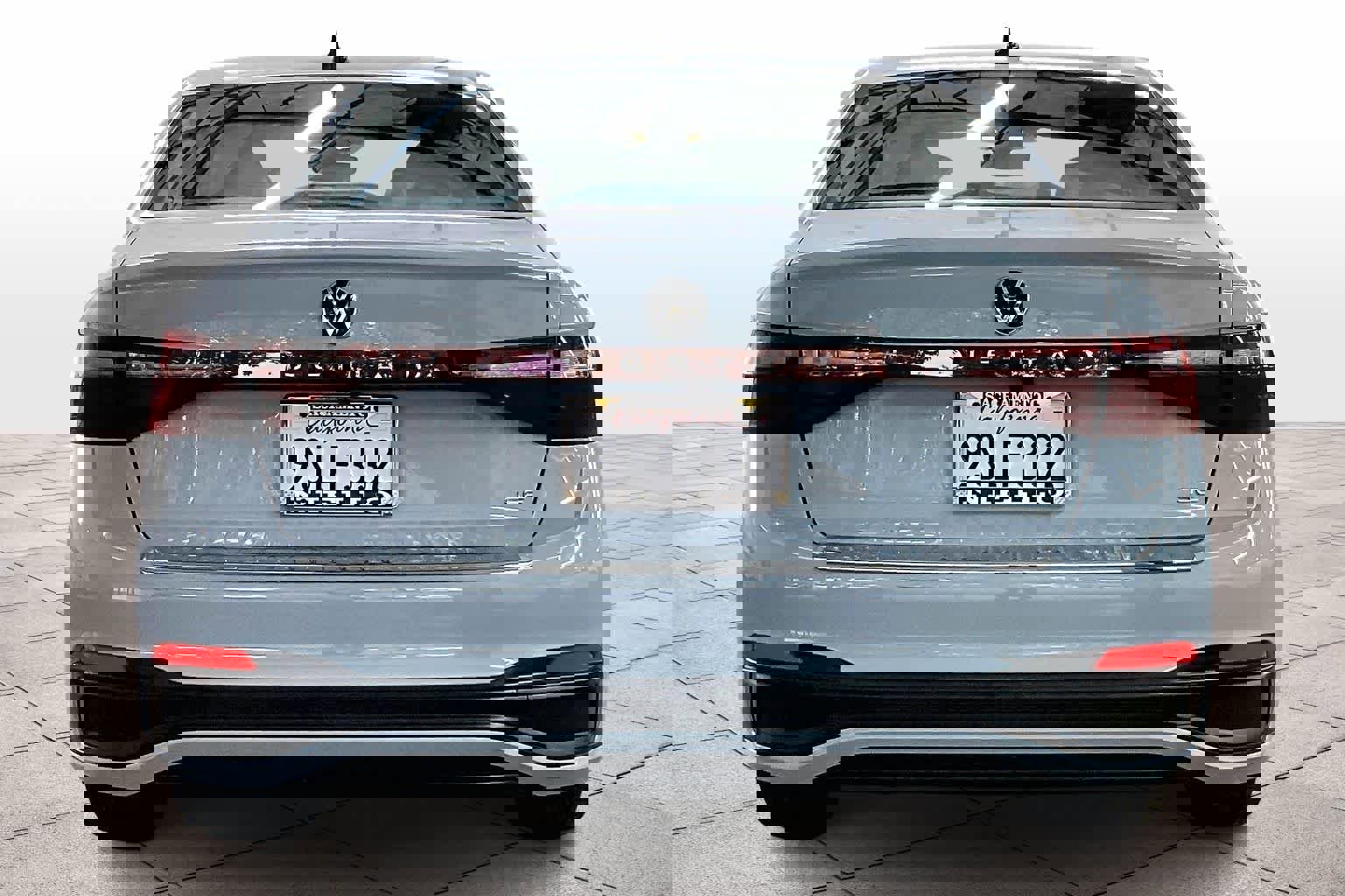 Used 2025 Volkswagen Jetta SE w/ Black Wheel Package image 7