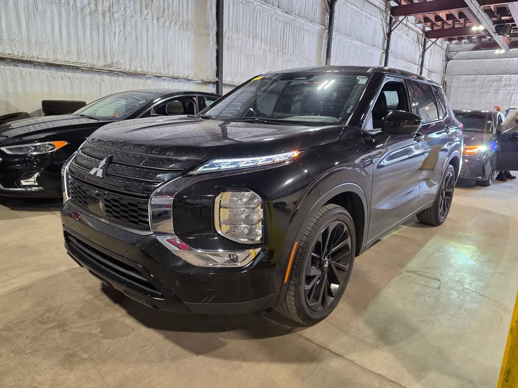 Used 2024 Mitsubishi Outlander SE Black Edition