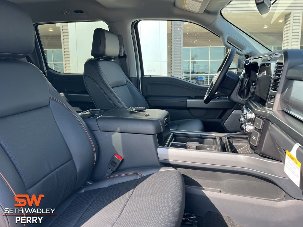 New 2026 Ford F350 Lariat w/ Black Appearance Package image 17