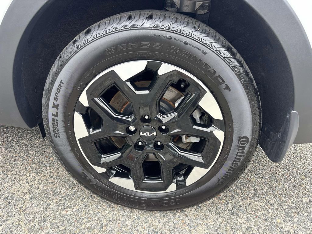 Used 2025 Kia Sorento S w/ Panoramic Sunroof Package image 6