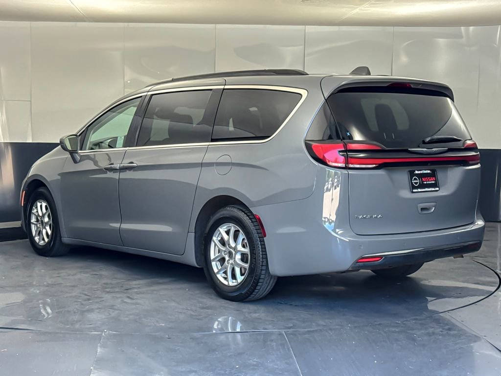 Used 2022 Chrysler Pacifica Touring-L FWD image 5