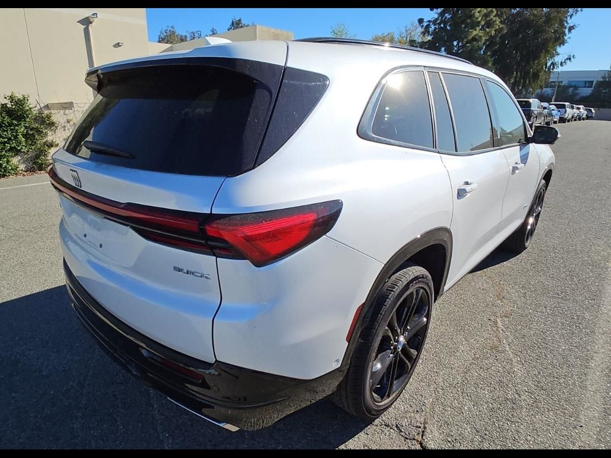 Used 2025 Buick Enclave Sport Touring w/ Super Cruise Package image 9