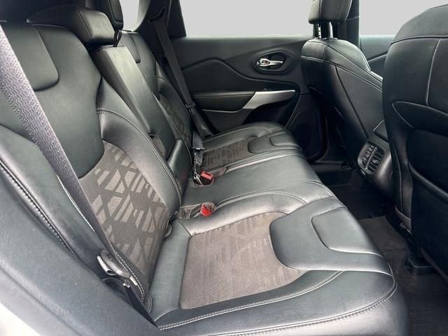 Used 2022 Jeep Cherokee Latitude w/ Sun & Sound Group AWD/4WD image 18