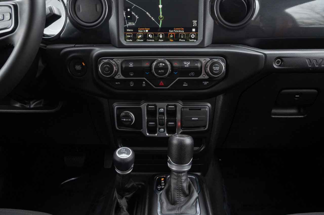 Used 2023 Jeep Wrangler Unlimited Sport image 37