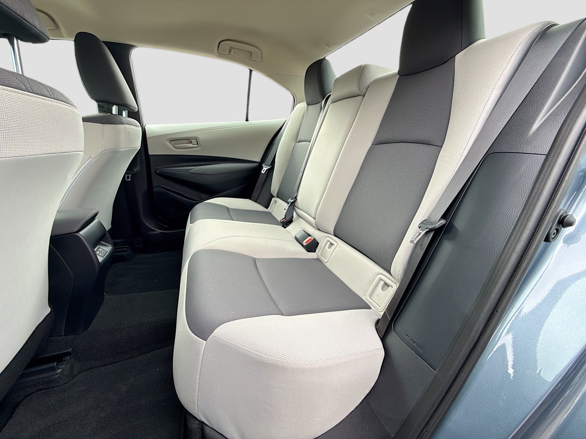 Used 2025 Toyota Corolla LE image 19