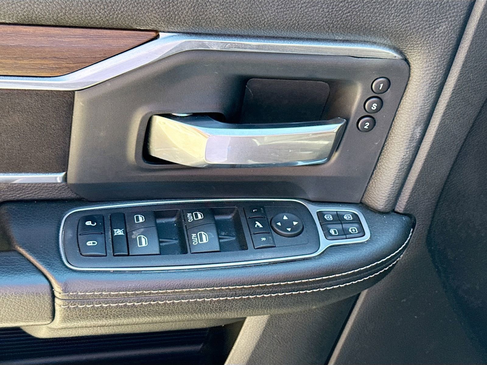 Used 2023 RAM 3500 Laramie image 17